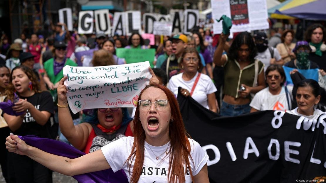 Marchas 8M en Latinoamérica exigen igualdad y protección ...